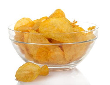 beyaz izole kase lezzetli patates cipsi