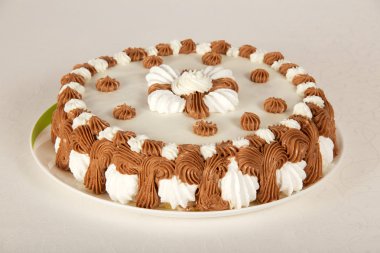 Beyaz bir bez karşı güzel bisküvi pasta