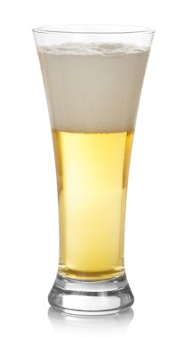 cam ile light bira üzerine beyaz izole
