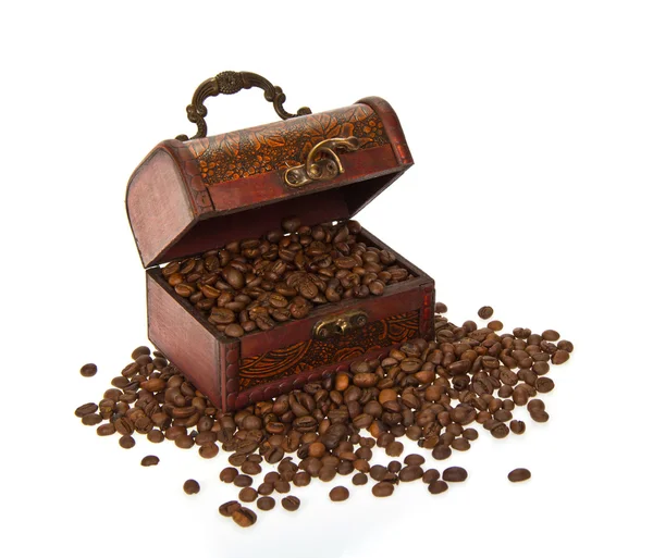 白で隔離されるコーヒーの穀物と胸 — ストック写真