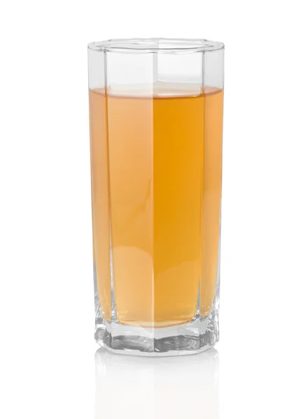 Il bicchiere di succo di mela isolato su bianco — Foto Stock