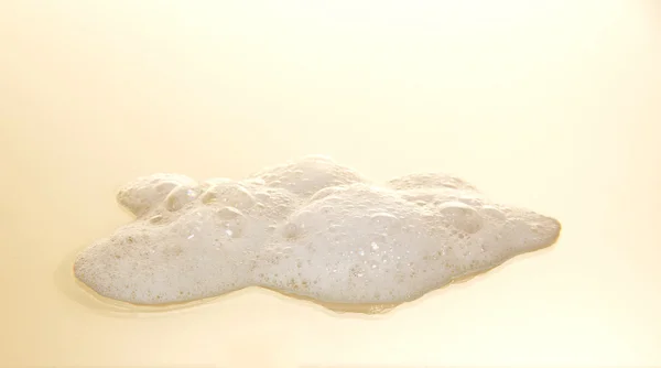 Ароматное мыло на бежевом фоне — стоковое фото