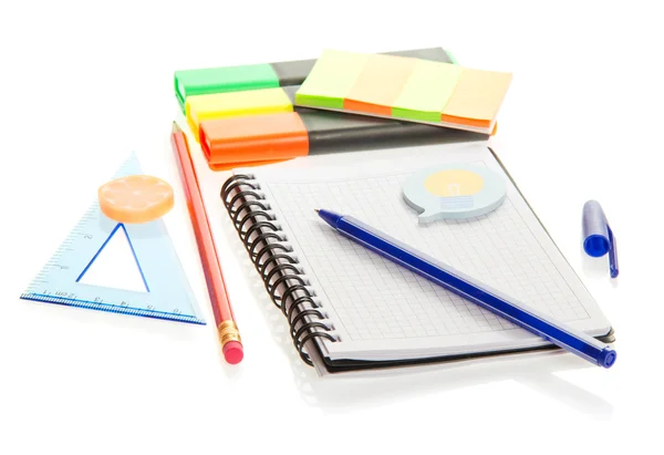 Bleistift, Griff, Gummiband und Notizblätter, isoliert auf weiß — Stockfoto