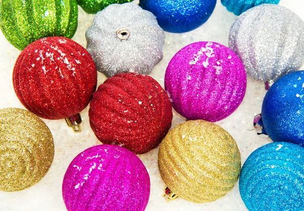 Bolas de colores de Navidad, fondo —  Fotos de Stock