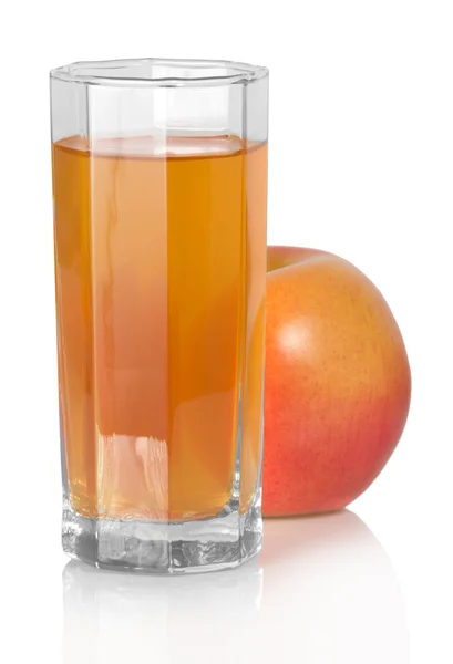 Bicchiere di succo e mela, isolato su bianco — Foto Stock