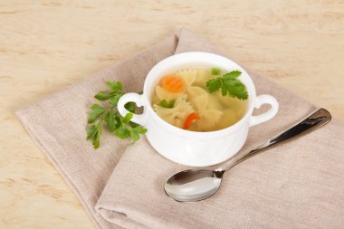 sebze erişte çorbası, kaşık koymak tuval üzerinde
