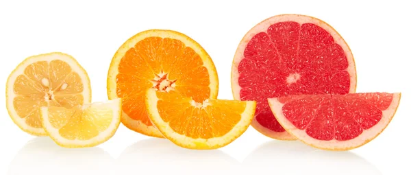 Zitrone, Orange und Grapefruit im Querschnitt — Stockfoto