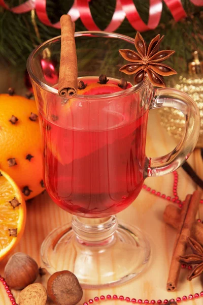 Gros plan verre de vin chaud — Photo