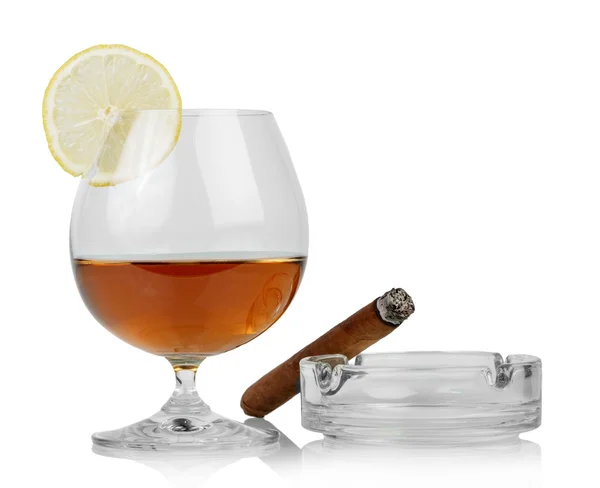 Whisky et cigare fumant — Photo