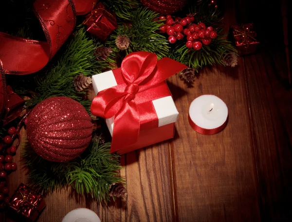 Christmas tree with colorful gifts — Stock Photo, Image