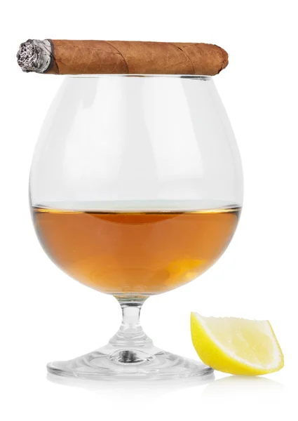 Whiskey and smoking cigar — Stock Photo, Image