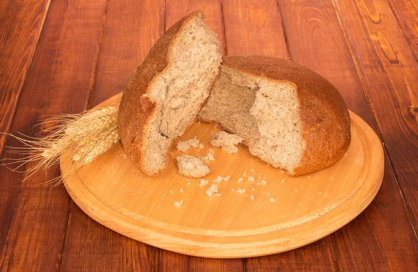 Pan y espigas de trigo — Foto de Stock