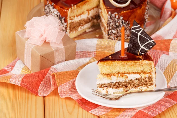 Cake met doos van de gift — Stockfoto