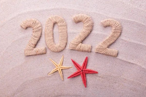 Top View Handmade Lettering 2022 Sand Starfish Background — Stock Photo, Image