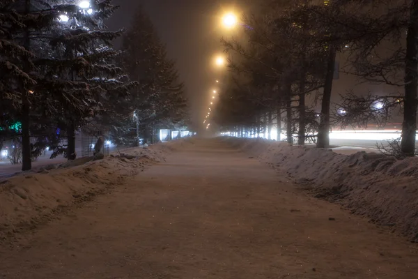 Callejón nevado de invierno en Rusia —  Fotos de Stock