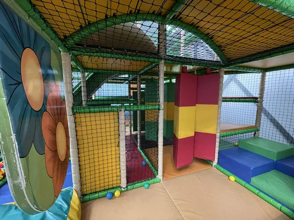 Colorida Zona Juegos Con Toboganes Espacios Escalada Para Niños — Foto de Stock