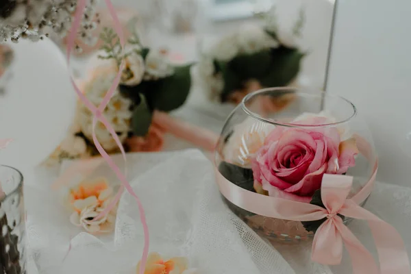 Een Close Shot Van Bloemen Decors Voor Huwelijksceremonie — Stockfoto