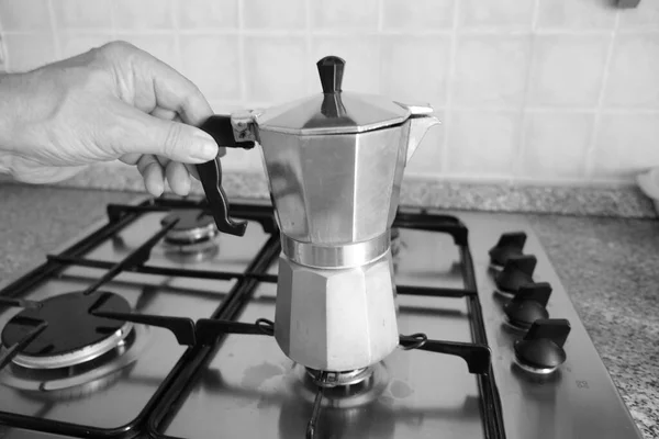 Typowy Włoski Ekspres Kawy Płycie Gazowej Czarno Białe Zdjęcie — Zdjęcie stockowe