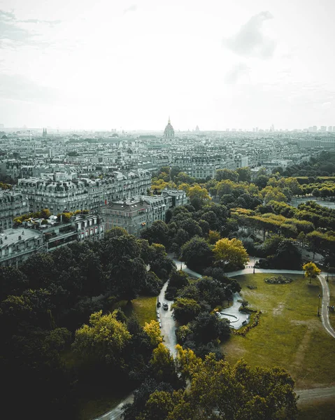 Eine Vertikale Aufnahme Einer Stadtansicht Von Paris Von Der Spitze — Stockfoto