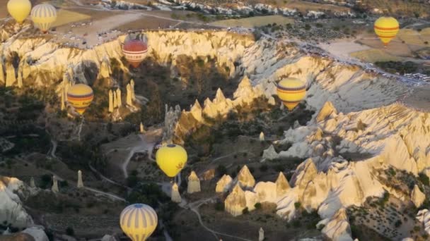 Hot Air Balloons Red Rose Valley Goreme Cappadocia Sunset — Αρχείο Βίντεο