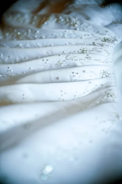Крупный План Элегантного Белого Свадебного Платья — стоковое фото