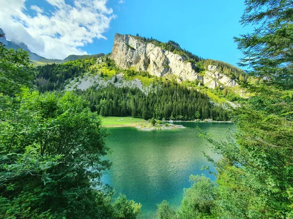 Una Vista Panoramica Del Lago Delle Montagne Contro Cielo — Foto Stock