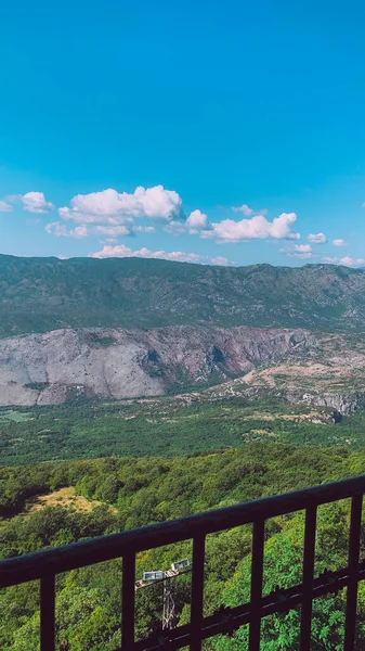 Kaunis Maisema Vuorten Parvekkeelta — kuvapankkivalokuva