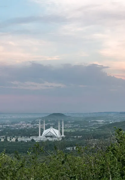 Прекрасний Вид Хмарного Неба Цитаделі Ісламабаду Мечеттю Фейсала Даман Пакистан — стокове фото