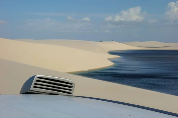 Uma Foto Detalhada Grade Radiador Carro Prateado Lencois Maranhenses Brasil — Fotografia de Stock