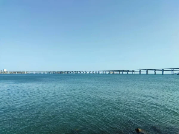 Long Bridge Sea Blue Clear Sky Sunny Day — Stock Photo, Image