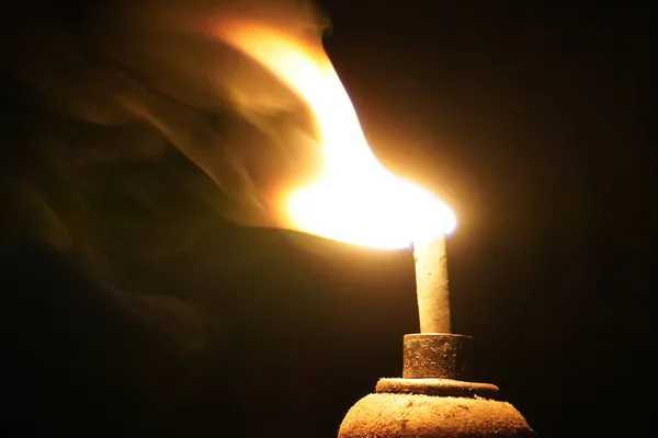 Una Candela Accesa Buio — Foto Stock