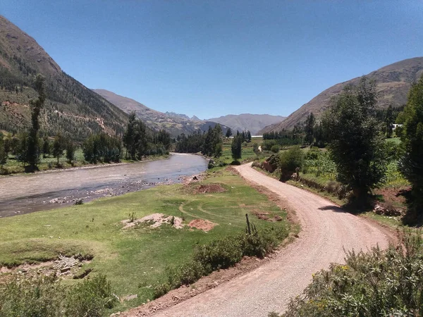 Río Sucio Corriendo Por Las Montañas —  Fotos de Stock