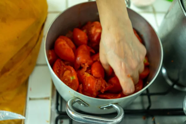 Una Vista Los Tomates Cacerola Que Prepara Para Salsa Orgánica —  Fotos de Stock