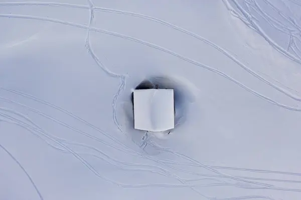 Ένα Χιονισμένο Μονοπάτι Στο Βουνό — Φωτογραφία Αρχείου