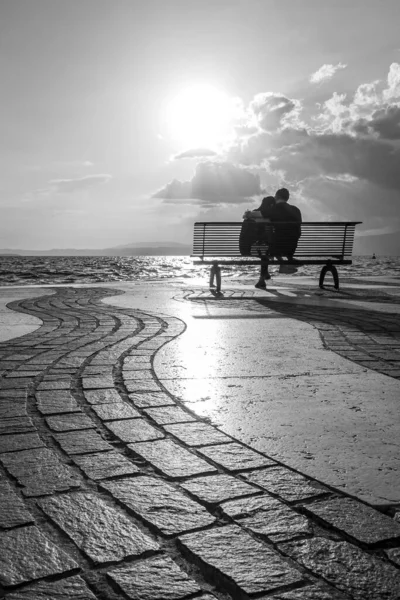 Les Amoureux Sur Promenade Lazise Sur Lac Garde Italie — Photo