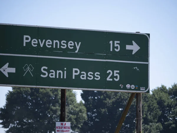 Μια Πινακίδα Που Δείχνει Τις Κατευθύνσεις Για Pevensey Και Sani — Φωτογραφία Αρχείου