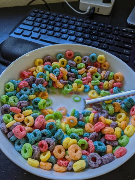 Vertical Closeup Shot Colorful Ring Cereals Milk Keyboard — Stock Photo, Image