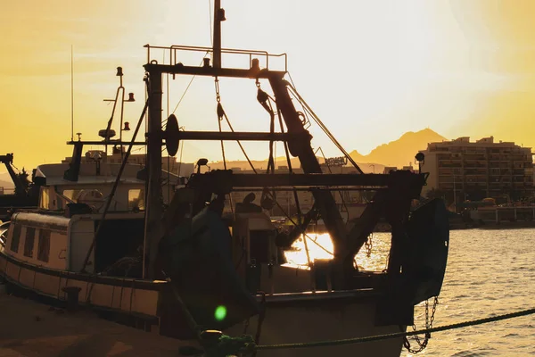 Barco Amarrado Puerto Atardecer — Foto de Stock