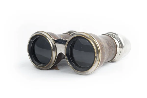 백색광에서 골동품 쌍안경의 클로즈업 — 스톡 사진