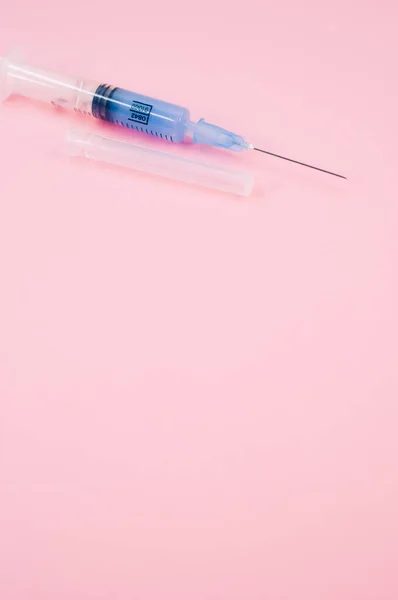 Isolated Injection Syringe Pink Background Text Space — Stock Photo, Image