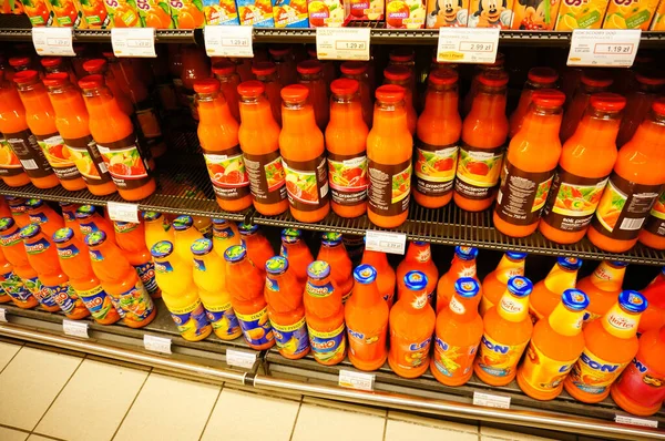 Poznan Pologne Sept 2021 Mélange Jus Bouteilles Vendre Dans Supermarché — Photo