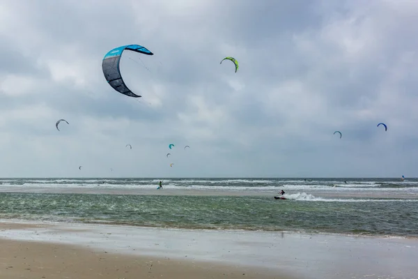Sankt Peter Ording Germany Sep 2021 Shot Flying Kite Surfers — стокове фото