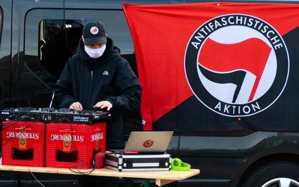 Liipzig Germany 11月21日 Dj在Augustusplatz Leipzig举行的反对国家社会主义 种族主义和否认验尸官的左翼示威中招待示威者 — 图库照片