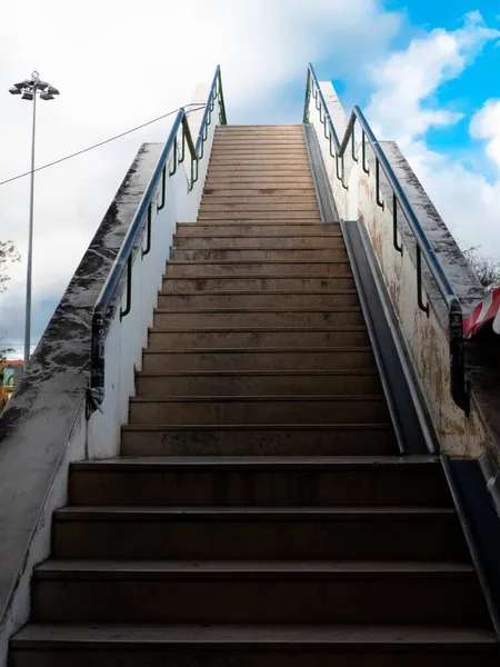 Escaleras Cielo Que Conducen Cielo Nublado —  Fotos de Stock