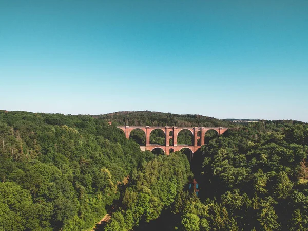 Big Bridge Middle Green Forest — Stock Photo, Image