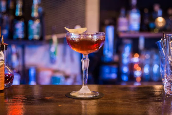 Eine Auswahl Eines Cocktails Glas Auf Einem Holztisch Einer Bar — Stockfoto