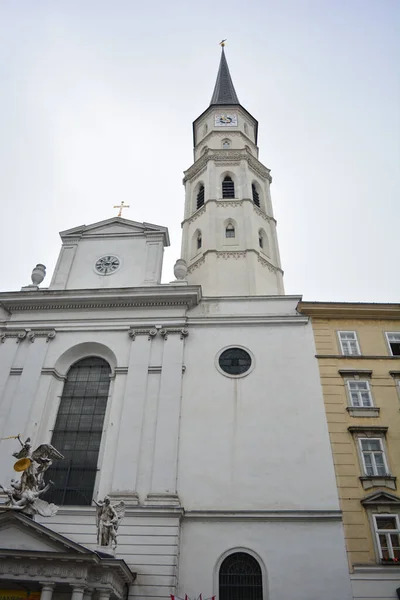 Zdjęcie Bliska Pięknego Kościoła Michała Wiedniu Austria — Zdjęcie stockowe