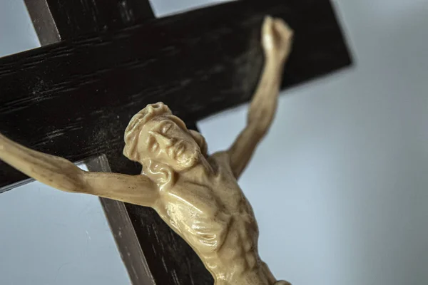 Gros Plan Une Statue Jésus Crucifié Sur Croon Bois Sur — Photo
