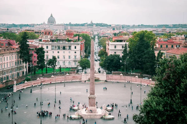 ローマのポポロ広場の建築 — ストック写真
