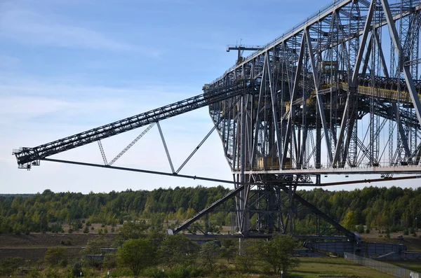 Μια Γέφυρα Μεταφοράς Από Την Εξόρυξη Άνθρακα Ένα Παλιό Ανοιχτό — Φωτογραφία Αρχείου